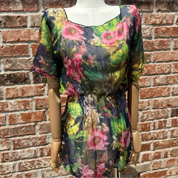 Coco + Carmen one size fits all floral swimsuit cover up / Excellent condition - Picture 3 of 13